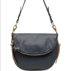 Medium shoulder bag